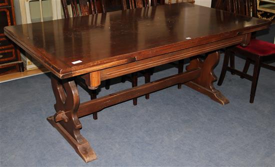 A Bevan Funnell extending dining table W.183cm